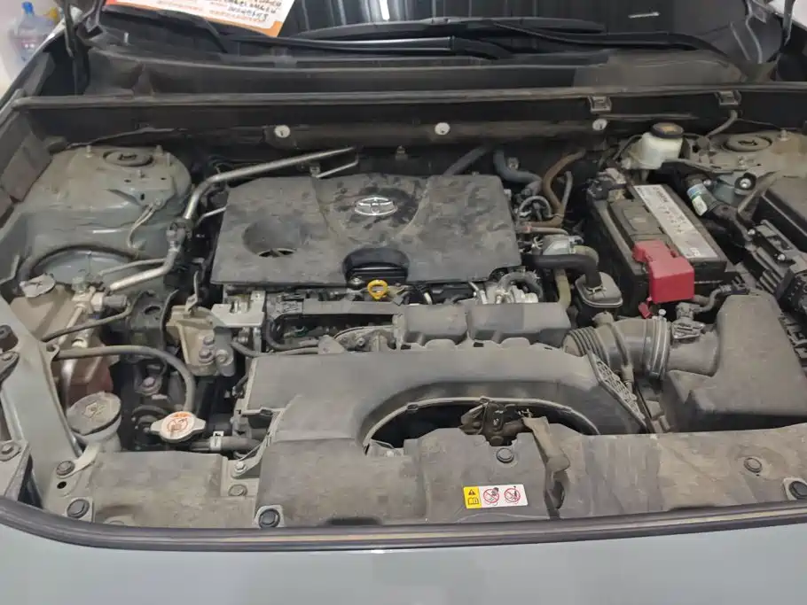 Toyota RAV4 — фото 10