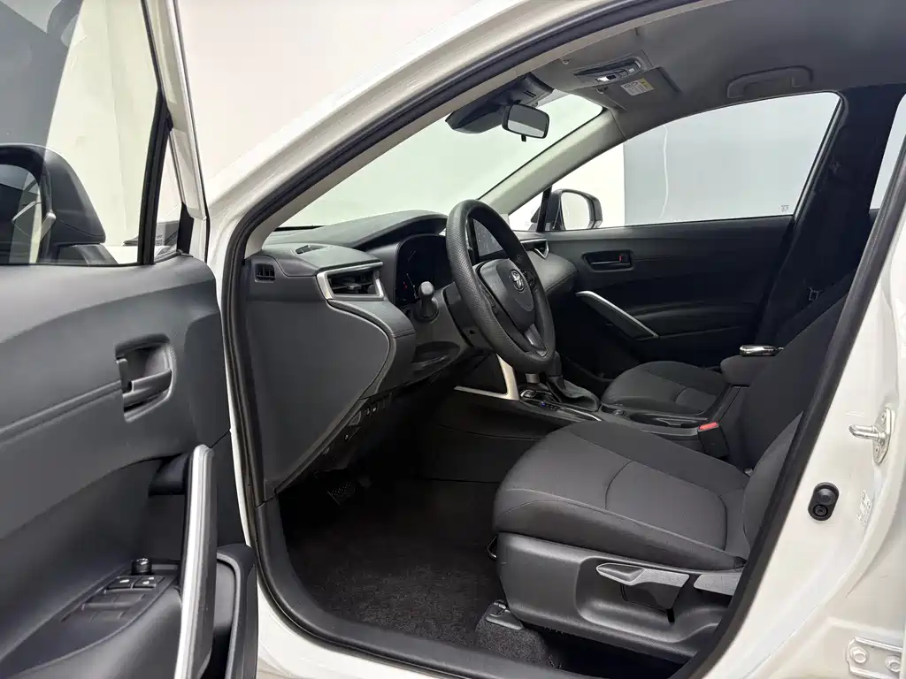 Toyota Corolla Cross — фото 4