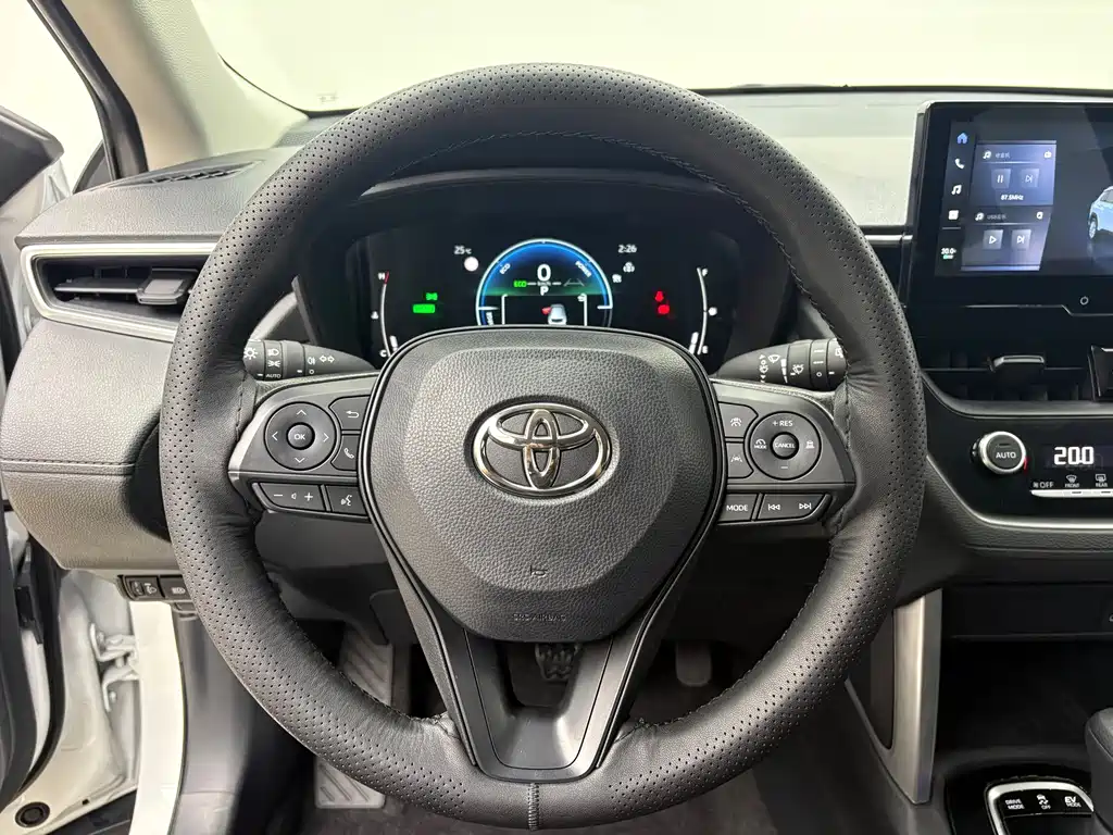 Toyota Corolla Cross — фото 8