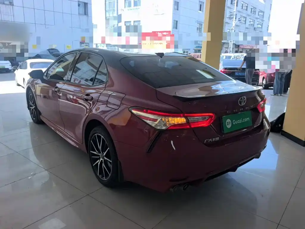 Toyota Camry — фото 23