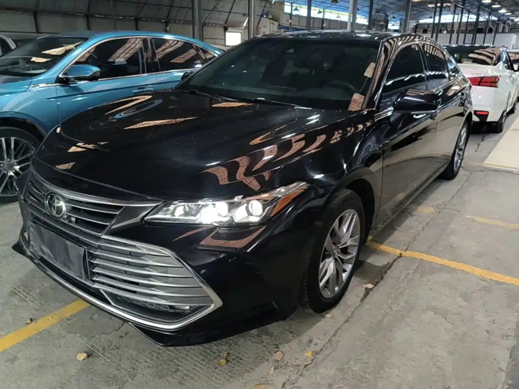 Toyota Avalon — фото 2