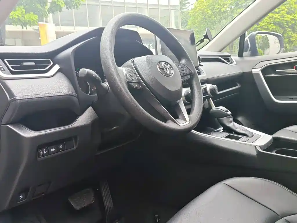 Toyota Wildlander — фото 14