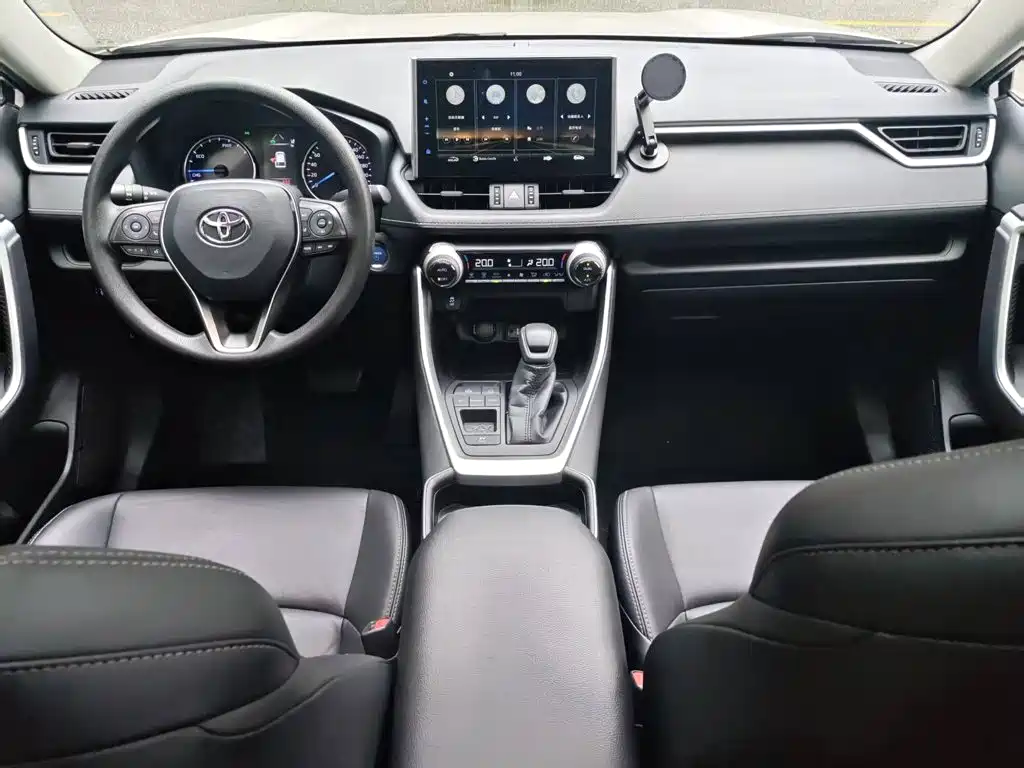 Toyota Wildlander — фото 16