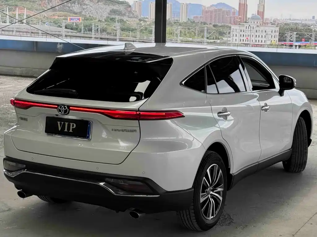 Toyota Harrier — фото 4