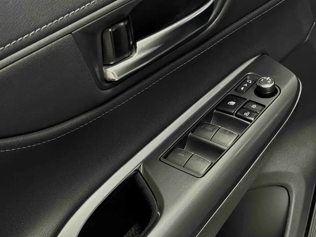 Toyota Harrier — фото 8