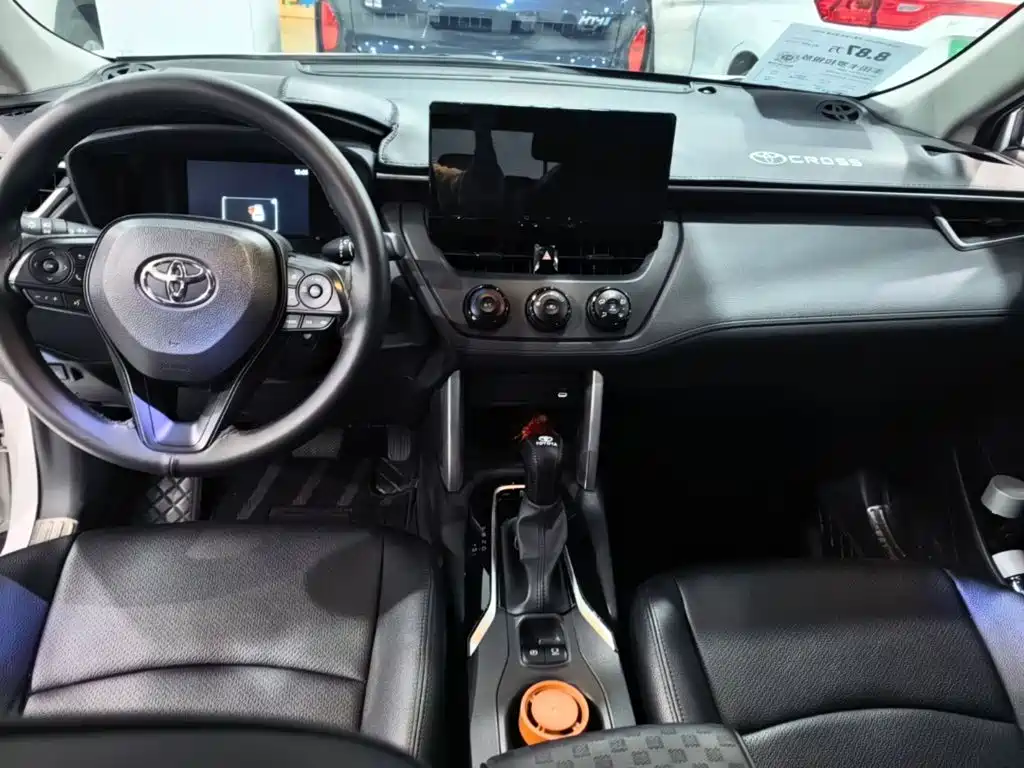 Toyota Corolla Cross — фото 11