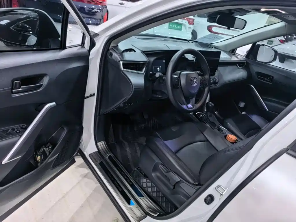 Toyota Corolla Cross — фото 18