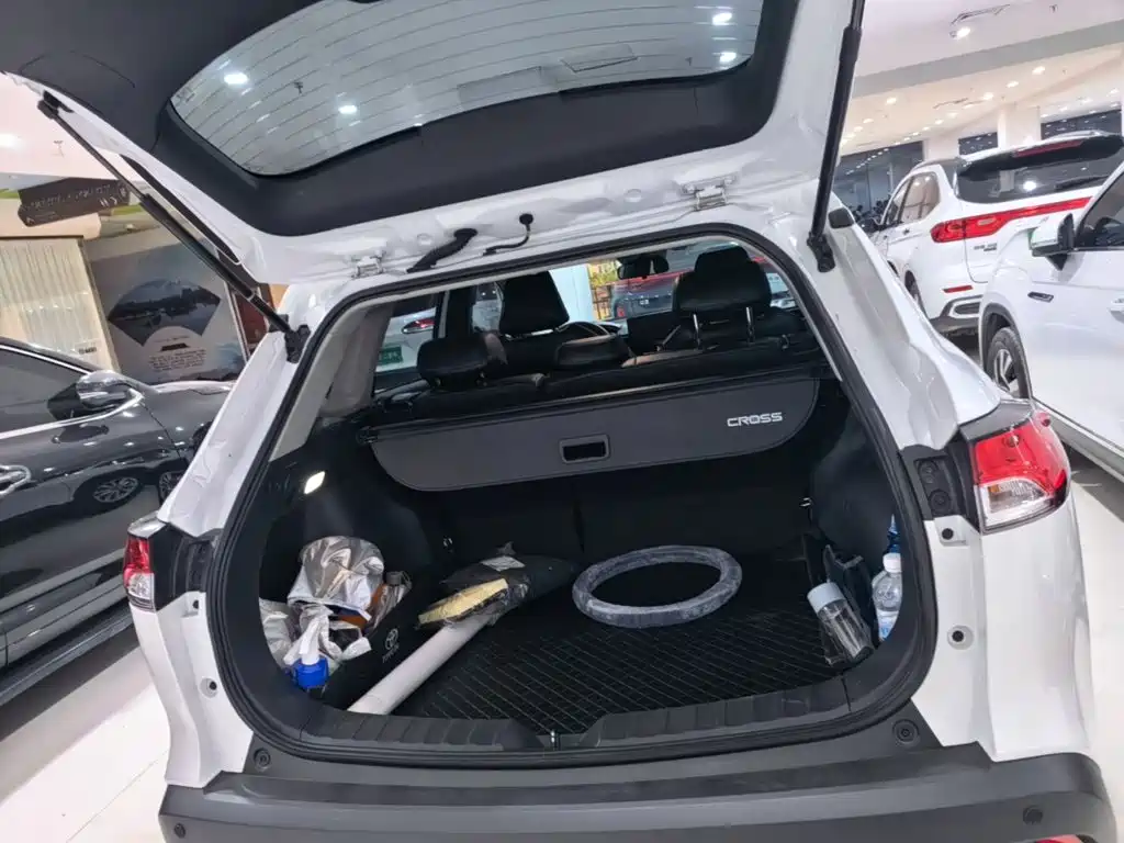 Toyota Corolla Cross — фото 21
