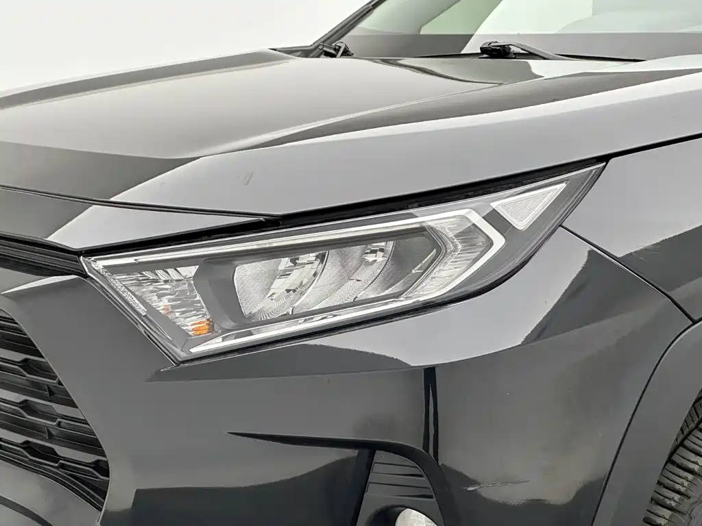 Toyota RAV4 — фото 30