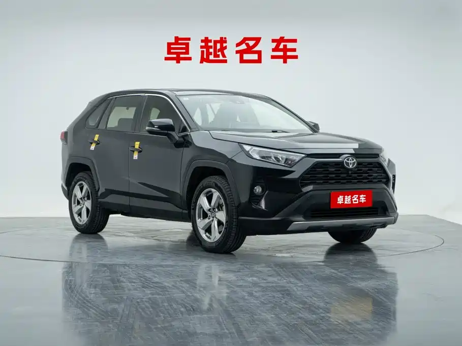 Toyota RAV4 — фото 5