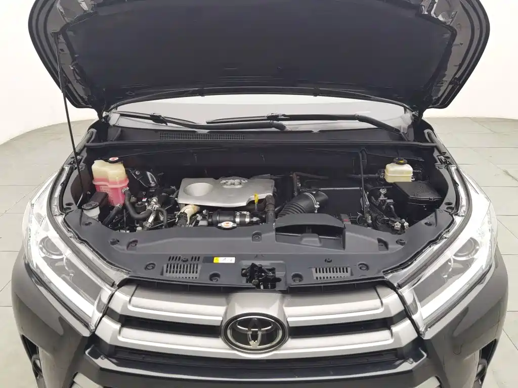 Toyota Highlander — фото 6