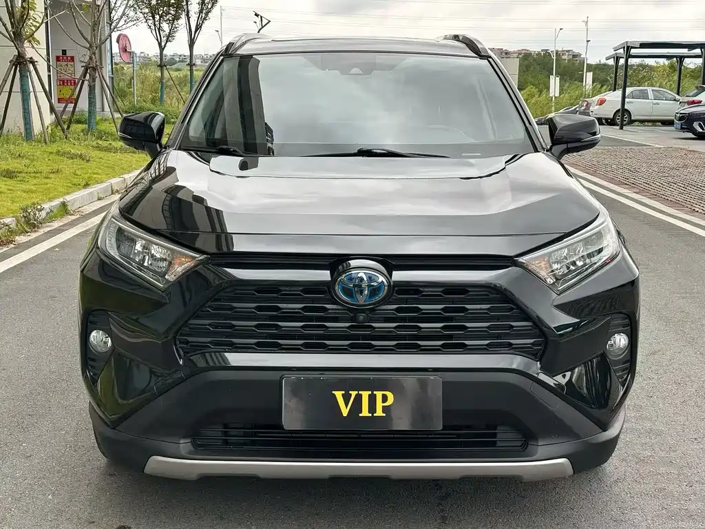 Toyota RAV4 — фото 2