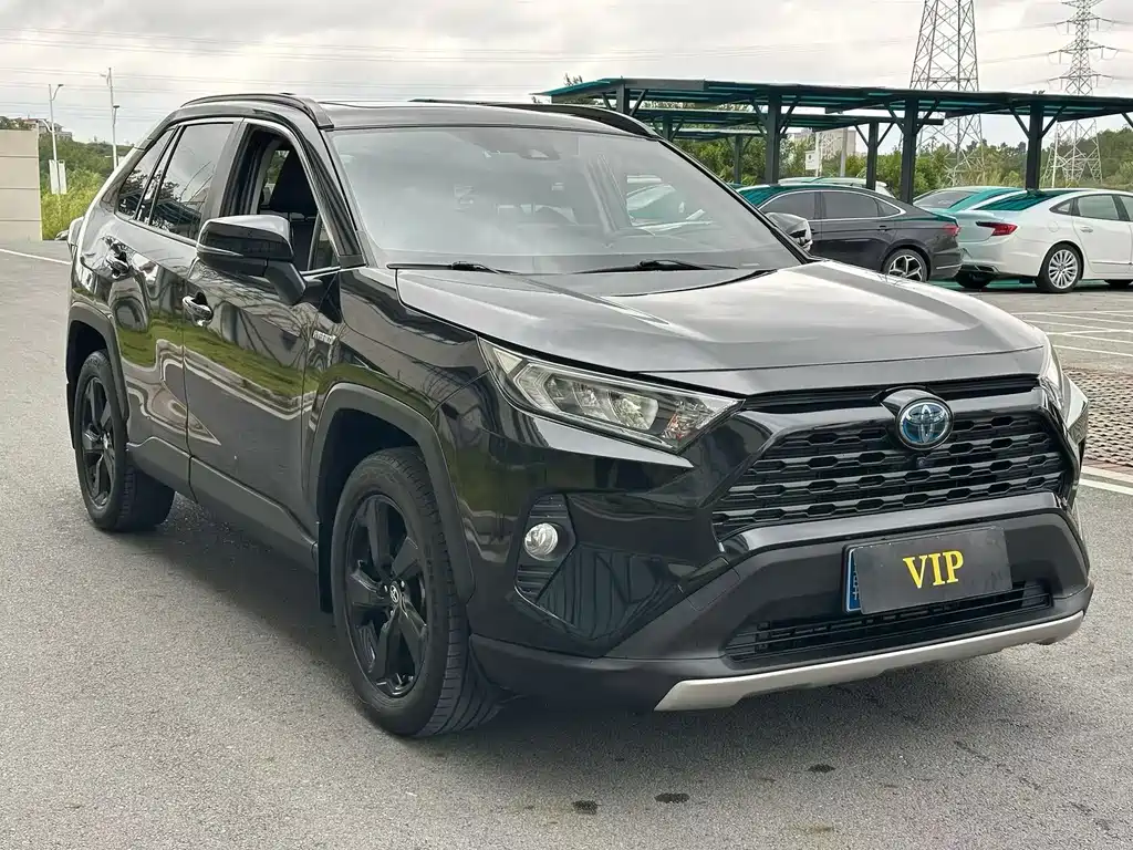 Toyota RAV4 — фото 3