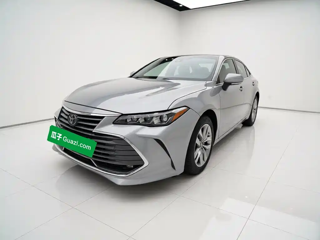 Toyota Avalon — фото 2