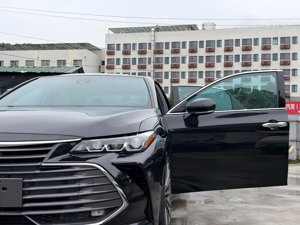 Toyota Avalon — фото 18