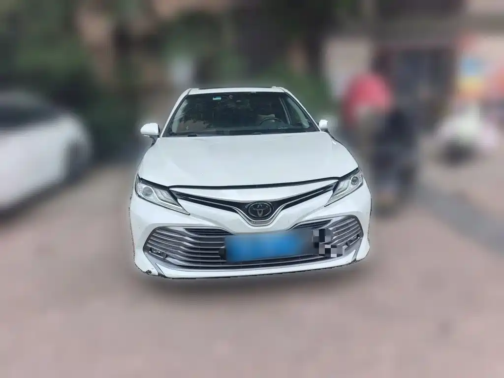 Toyota Camry — фото 23