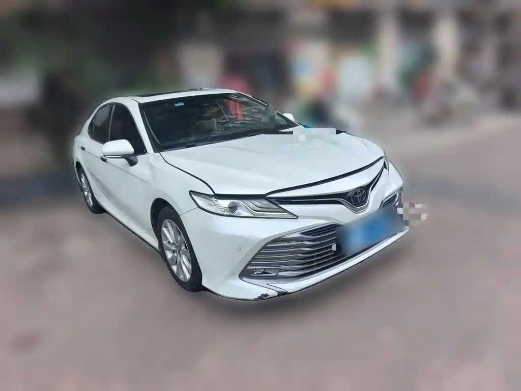 Toyota Camry — фото 24