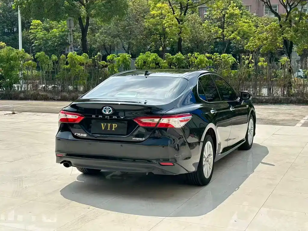 Toyota Camry — фото 7