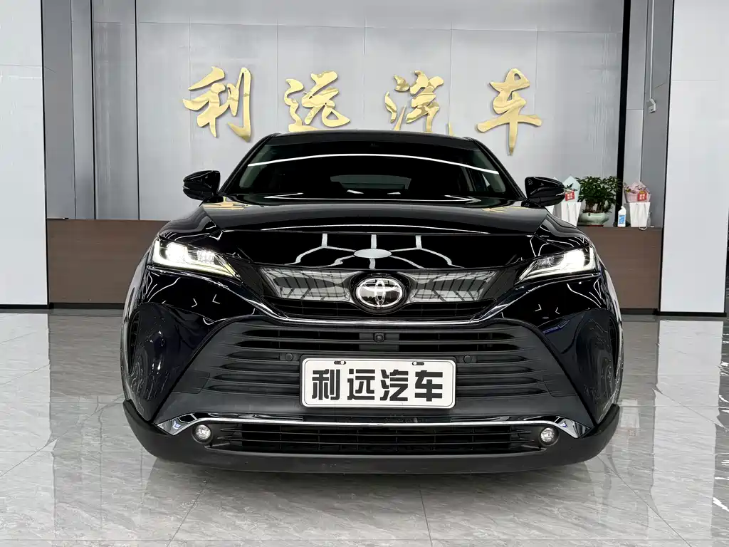 Toyota Harrier — фото 2
