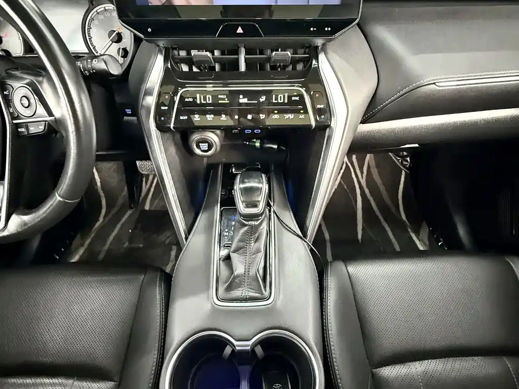 Toyota Harrier — фото 5
