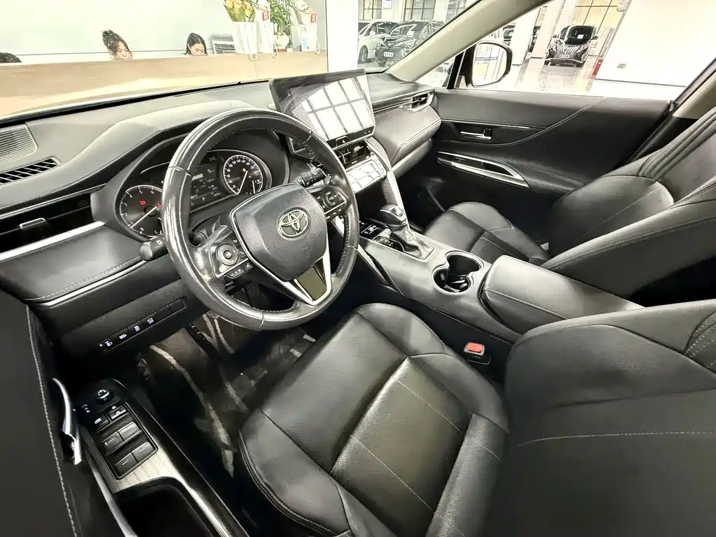 Toyota Harrier — фото 9