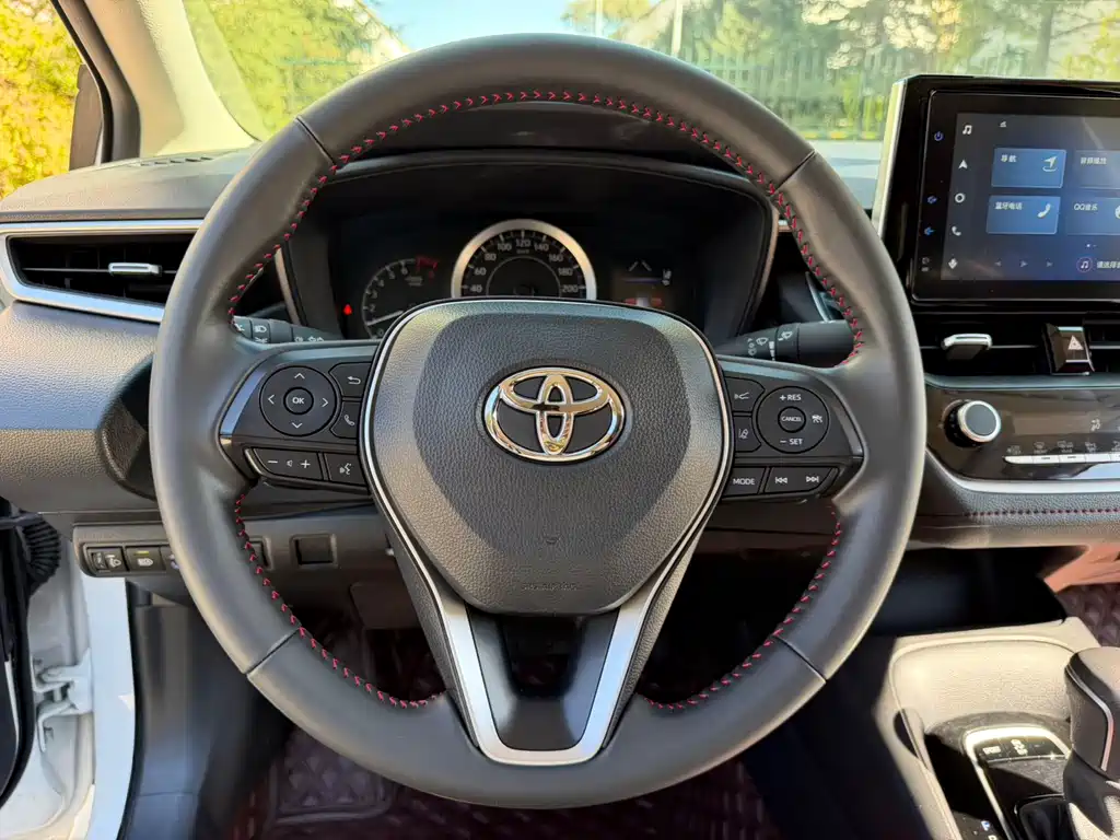 Toyota Corolla — фото 20