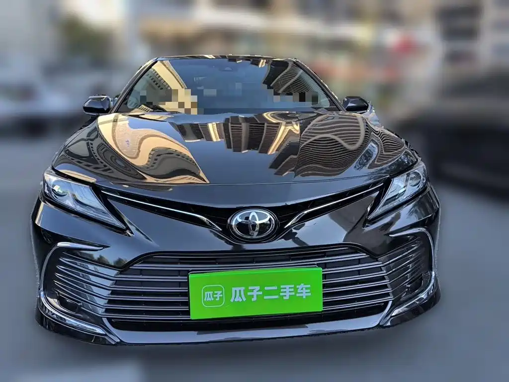 Toyota Camry — фото 2