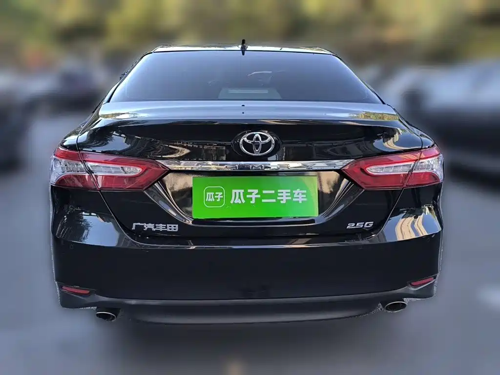Toyota Camry — фото 3