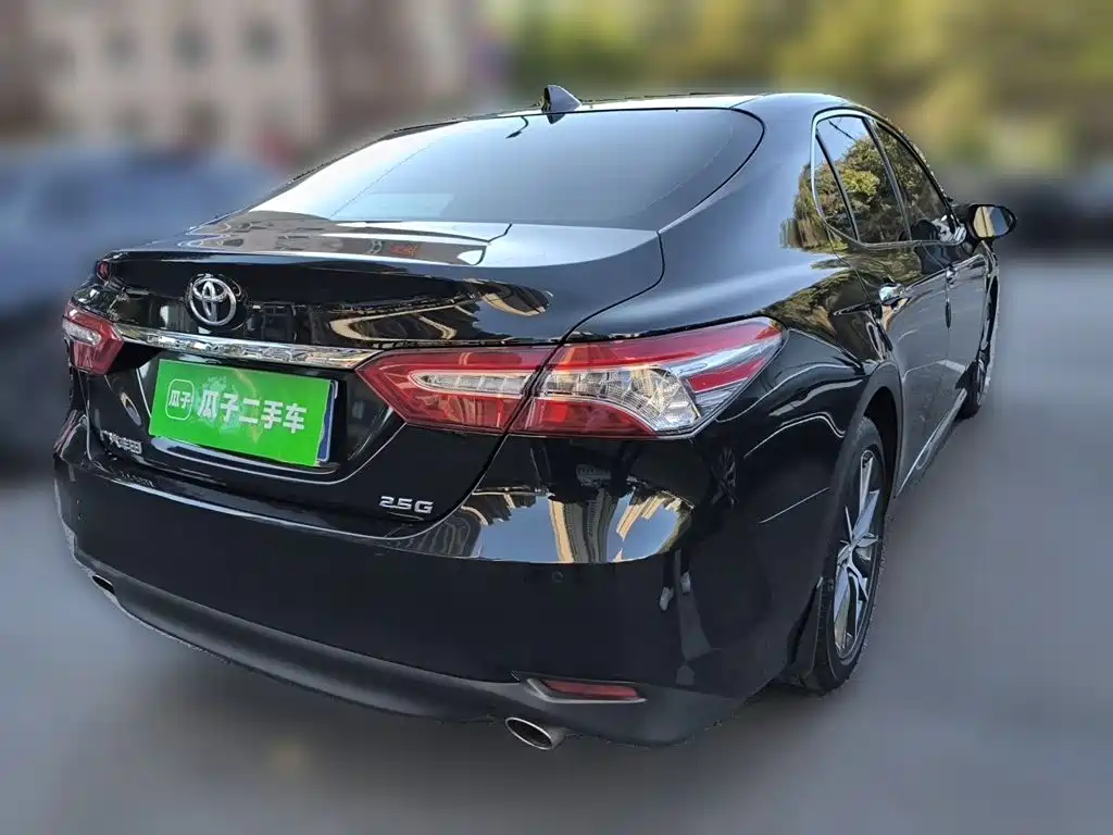 Toyota Camry — фото 4