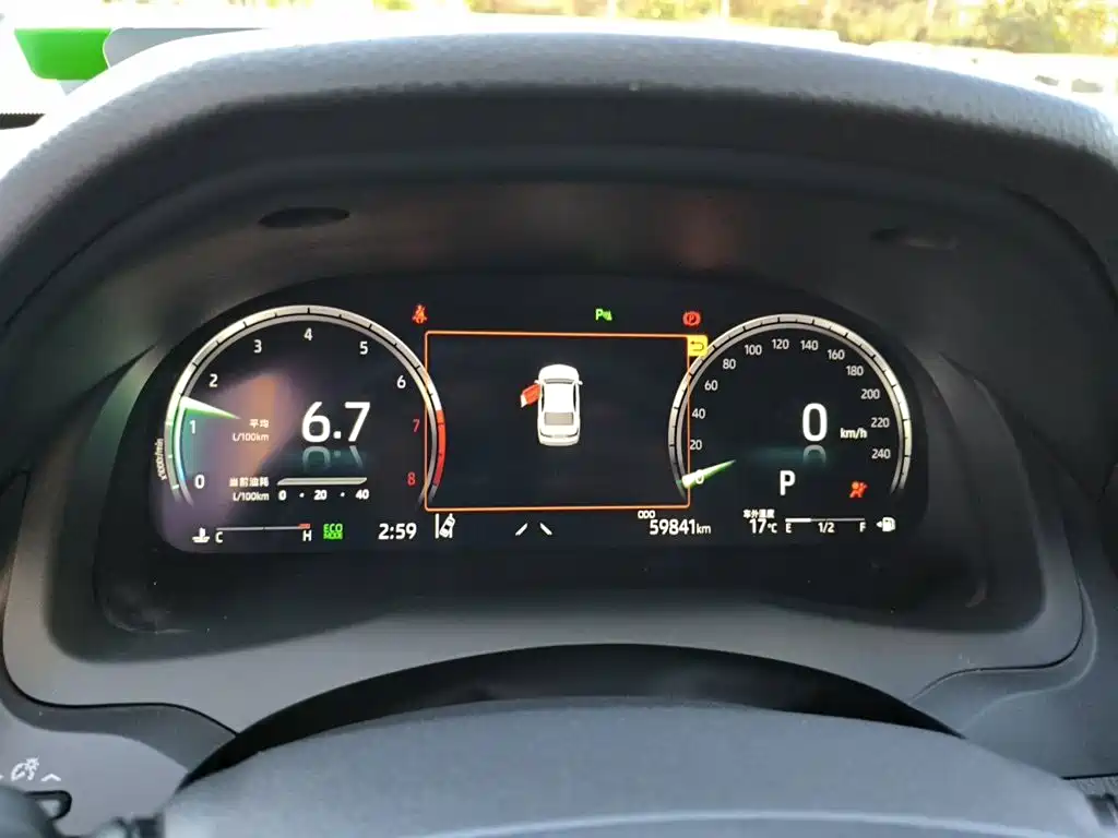 Toyota Camry — фото 7