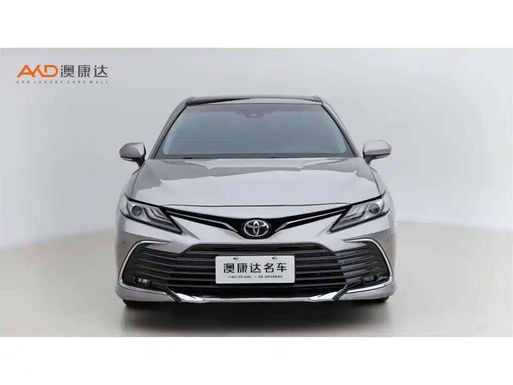 Toyota Camry — фото 2