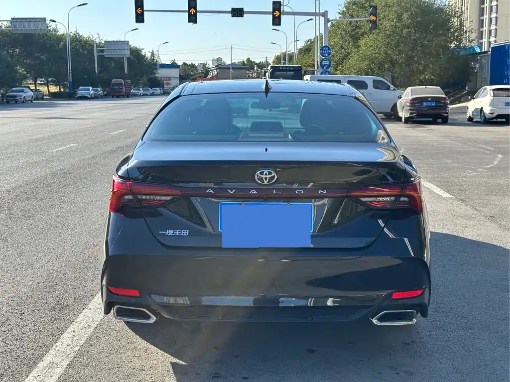 Toyota Avalon — фото 11