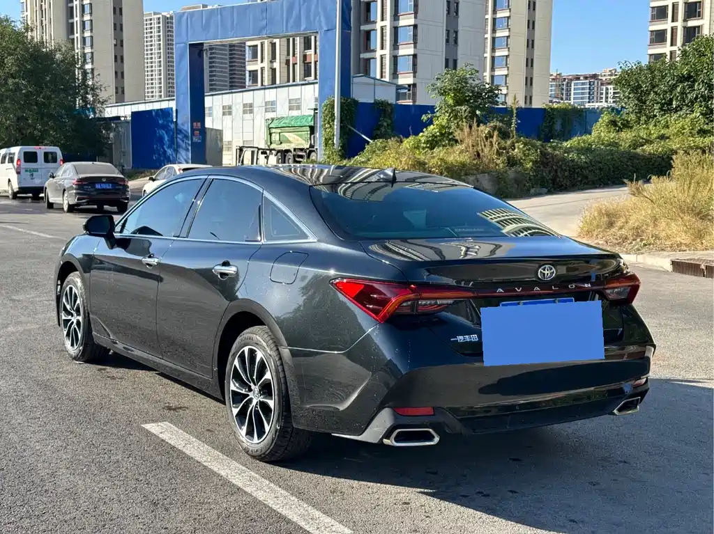 Toyota Avalon — фото 12