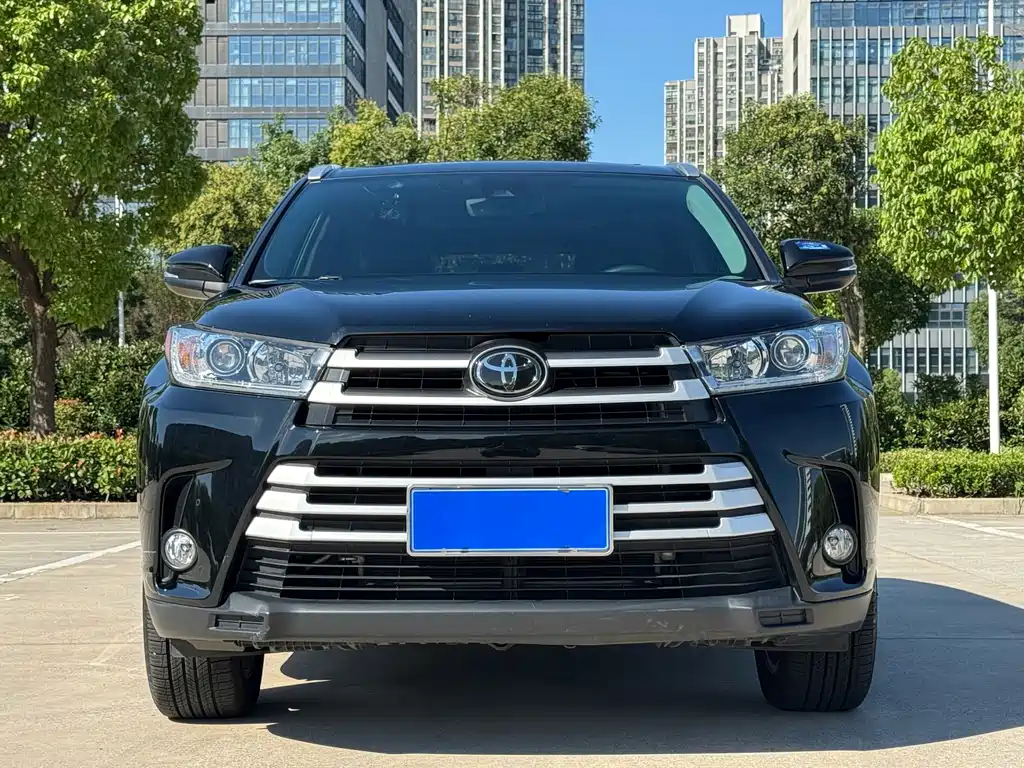 Toyota Highlander — фото 2