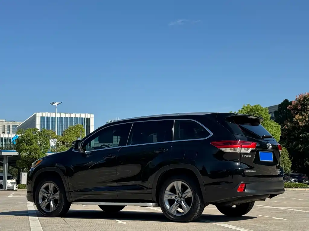 Toyota Highlander — фото 20