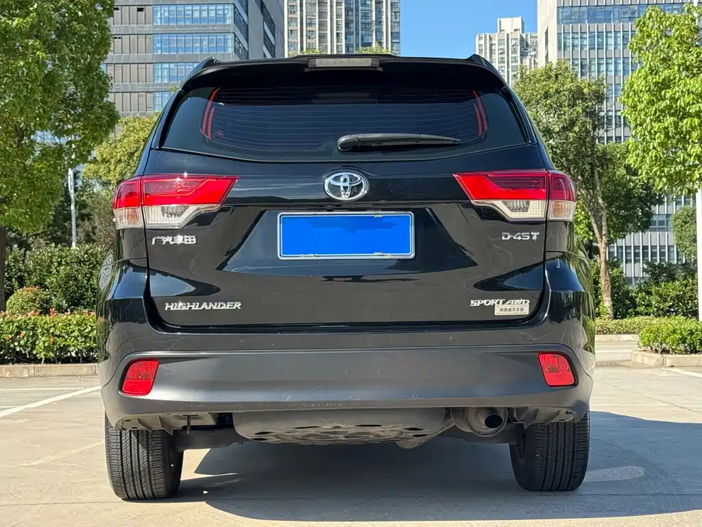 Toyota Highlander — фото 4