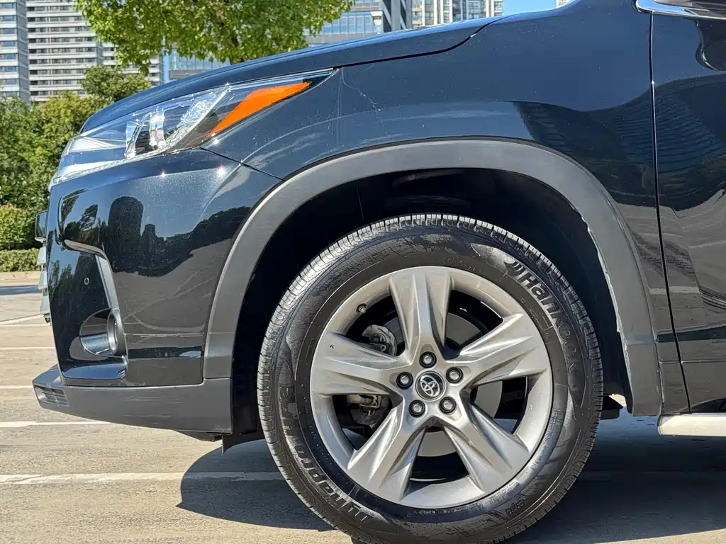 Toyota Highlander — фото 5