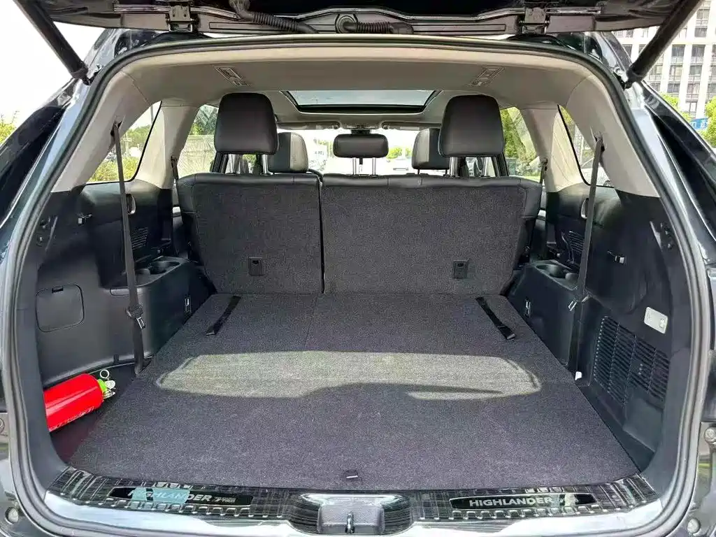 Toyota Highlander — фото 9