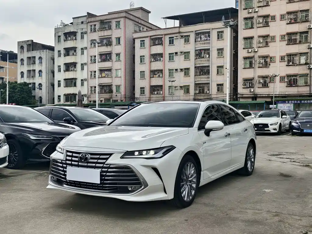 Toyota Avalon — фото 2