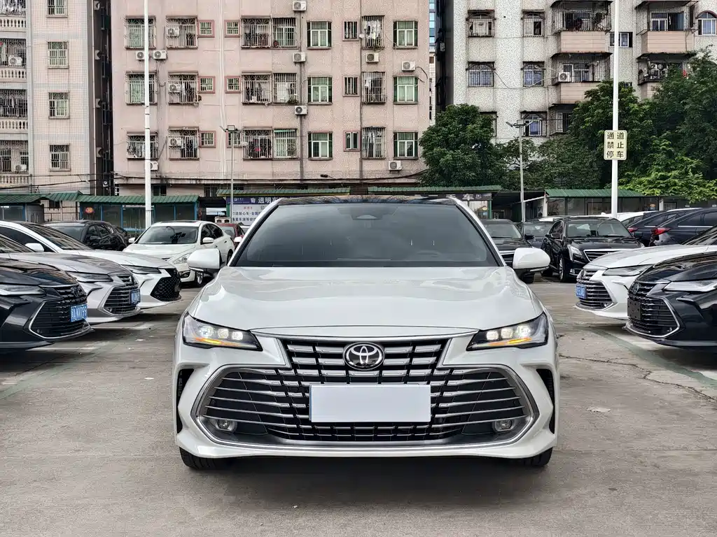 Toyota Avalon — фото 9