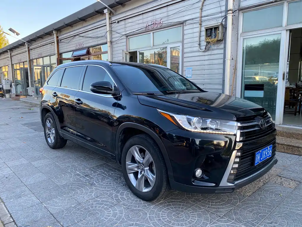Toyota Highlander — фото 2
