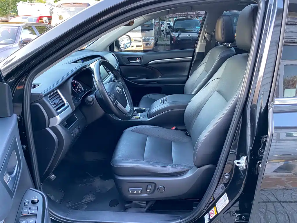 Toyota Highlander — фото 15