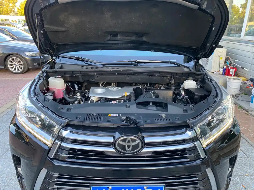 Toyota Highlander — фото 17