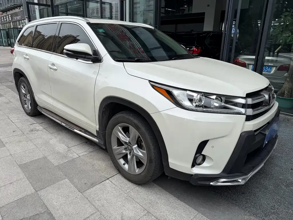 Toyota Highlander — фото 2
