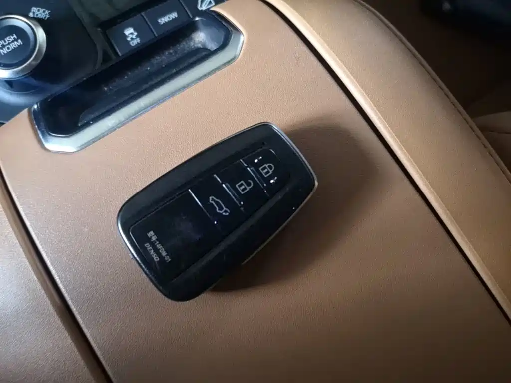 Toyota Highlander — фото 17