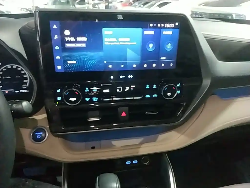 Toyota Highlander — фото 13