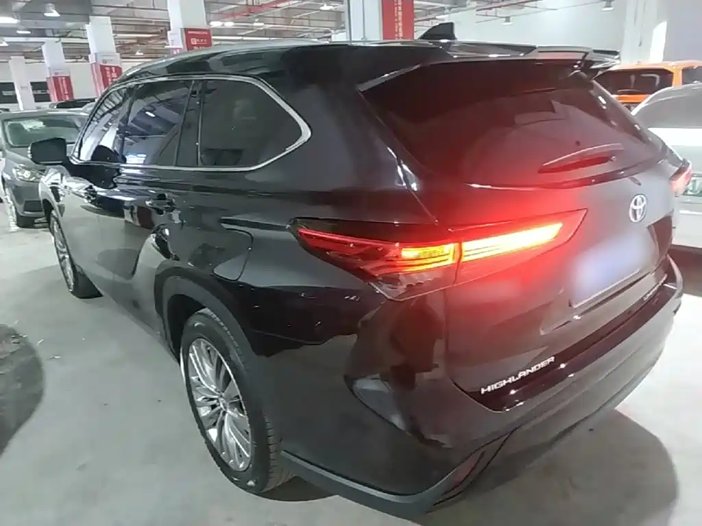 Toyota Highlander — фото 5