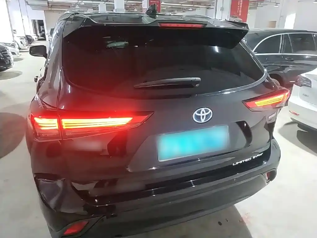 Toyota Highlander — фото 6