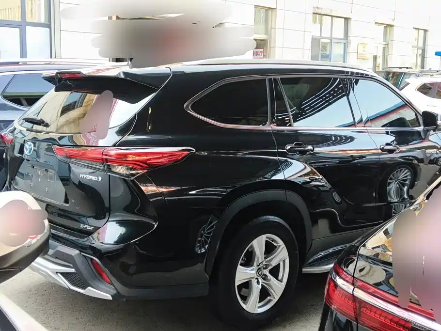Toyota Highlander — фото 3