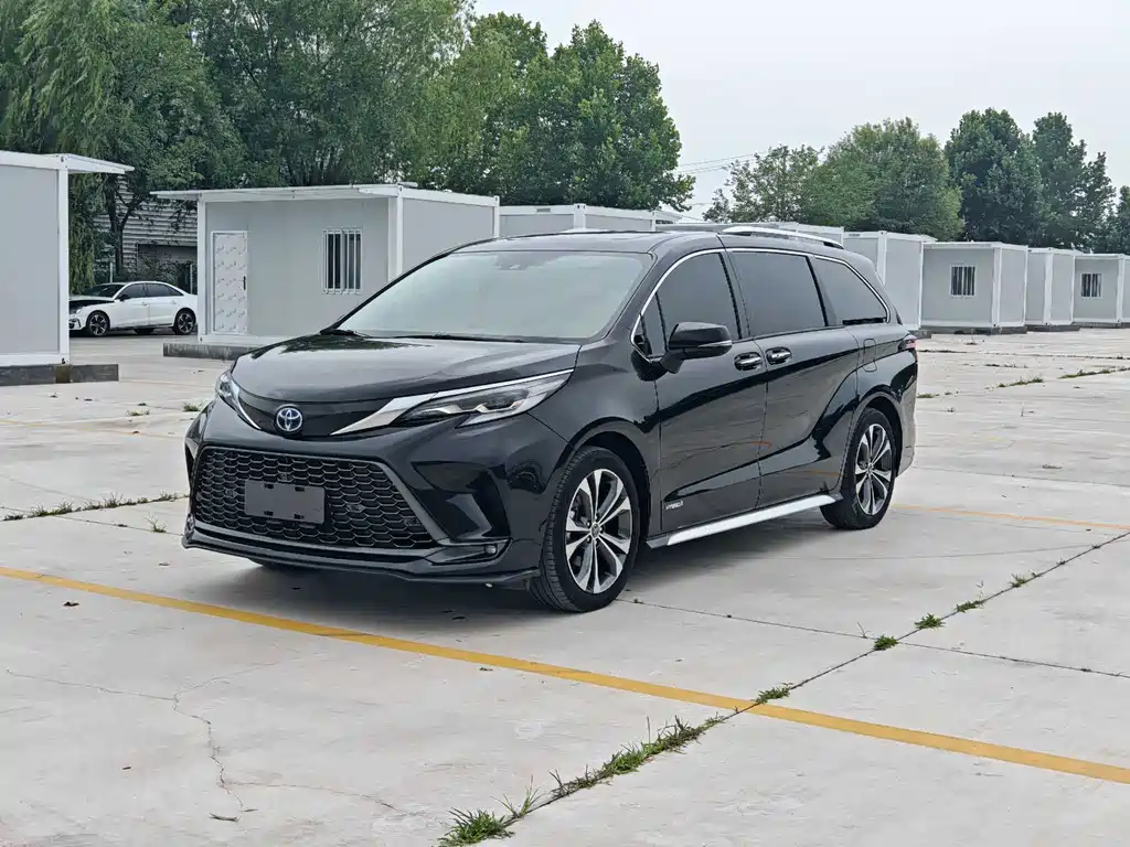 Toyota Granvia — фото 3